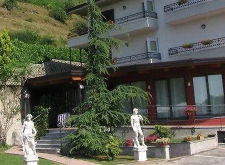 Lo Scoiattolo Hotel 3*