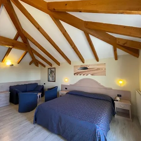 Hotel Lo Scoiattolo Massino Visconti