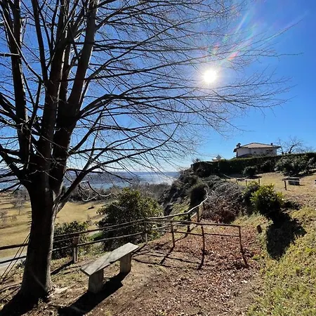 Lo Scoiattolo Hotel Massino Visconti