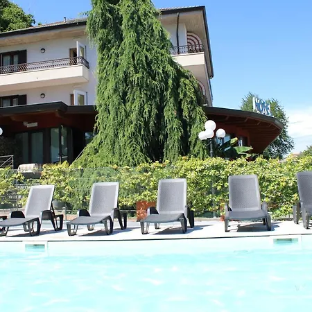 Lo Scoiattolo Hotel 3*