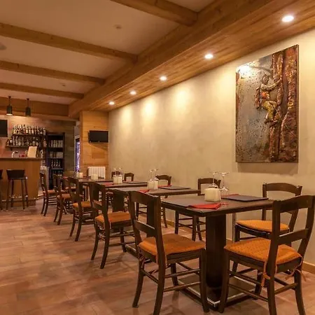 Hotel Lo Scoiattolo 3*