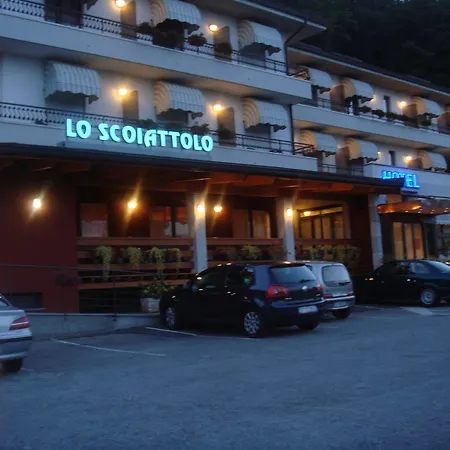 Lo Scoiattolo Hotel Massino Visconti