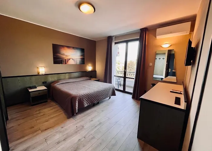 罗思澄堂勒酒店 酒店 马斯诺维斯康蒂